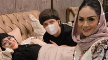 Begini Perlakuan Manis Krisdayanti untuk Aurel yang Sedang Hamil