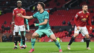 FOTO: Liverpool Hajar Man Utd, Buka Asa ke Liga Champions