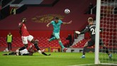 FOTO: Liverpool Hajar Man Utd, Buka Asa ke Liga Champions Liverpool mengalahkan Manchester United 4-2 dan meraih poin penting untuk lolos ke Liga Champions musim depan.