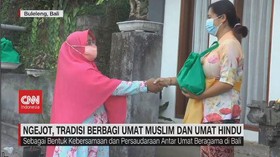 VIDEO: Ngejot, Tradisi Berbagi Umat Muslim dan Umat Hindu