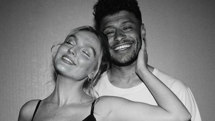 Selamat! Perrie Edwards Personel Little Mix Umumkan Kehamilan Anak Pertama