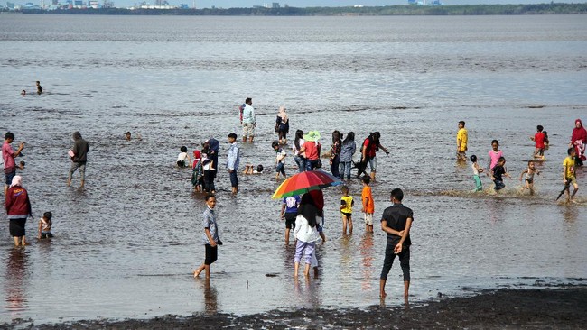 FOTO: Ramai Tempat Wisata di Daerah Saat Libur Lebaran