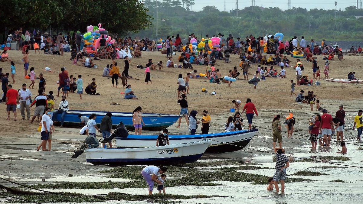 FOTO: Ramai Tempat Wisata di Daerah Saat Libur Lebaran