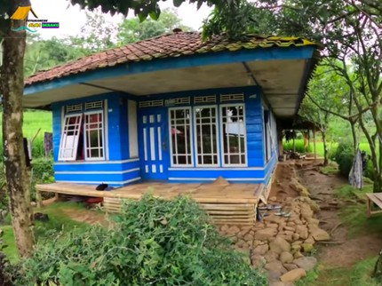 9 Potret Cantik Rumah Tengah Sawah, Surga Orang Kota & Dipakai Syuting Film