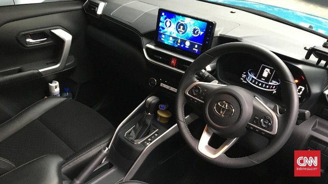 Toyota Raize adalah SUV 5 penumpang yang banderolnya selevel Rush, namun menawarkan kecanggihan teknologi dan fitur.