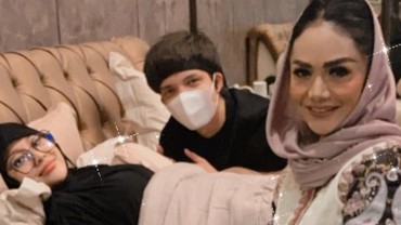 Momen Krisdayanti Temani Aurel Hermansyah Periksa Kandungan