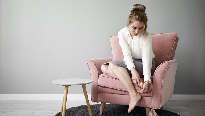 3 Cara Mencegah Kaki Lecet Setelah Pakai Sepatu, Gampang Kok!