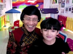 So Cute! Kak Seto dan Cucu Ajak Anak Menabung Angpao Lebaran