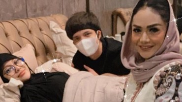 img-title Krisdayanti Ungkap Kondisi Janin Aurel Hermansyah Memang Belum Kuat