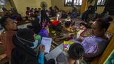 FOTO: Banjir Terjang Ribuan Rumah di Tanah Bumbu Kalsel Luapan dua sungai membuat ratusan rumah di Tanah Bumbu Kalimantan Selatan diterjang banjir sejak Kamis lalu.
