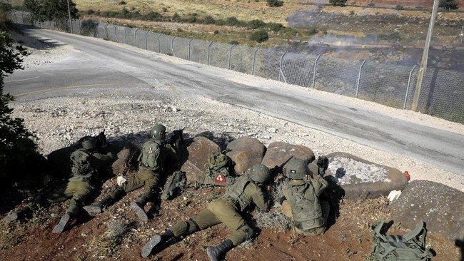 Satu demonstran Libanon tewas setelah tentara Israel menembaki massa pendukung Palestina yang menggelar aksi di perbatasan kedua negara pada Jumat (14/5).