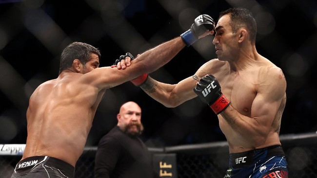Tony Ferguson kalah angka mutlak dari Beneil Dariush dalam laga tiga ronde di UFC 262.