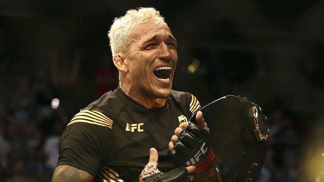 Charles Oliveira berstatus sebagai juara baru kelas ringan UFC. Berikut calon lawan yang mungkin dihadapi olehnya setelah ini.