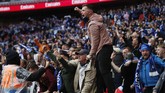 FOTO: Leicester City Juara Piala FA, Chelsea Menderita Leicester City berhasil menjadi juara Piala FA usai membungkam Chelsea pada laga final yang digelar di Stadion Wembley, Sabtu (15/5).