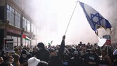 FOTO: Dari Penjuru Dunia untuk Palestina, Kecam Israel Warga dan pendukung Palestina di seluruh penjuru dunia turun ke jalan mengecam Israel atas serangan di Jalur Gaza yang menewaskan banyak korban sipil.