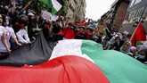 FOTO: Dari Penjuru Dunia untuk Palestina, Kecam Israel Warga dan pendukung Palestina di seluruh penjuru dunia turun ke jalan mengecam Israel atas serangan di Jalur Gaza yang menewaskan banyak korban sipil.
