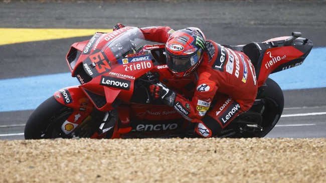 Pembalap Ducati, Pecco Bagnaia menilai seharusnya balapan MotoGP Italia tidak dilangsungkan usai Jason Dupasquier dinyatakan meninggal.