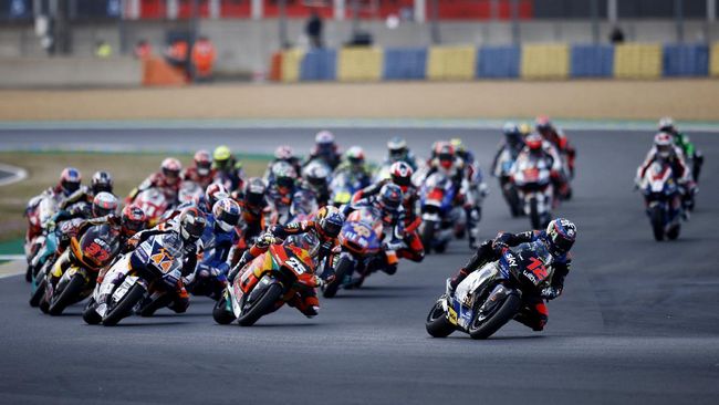 Hasil Moto2 Prancis: Fernandes Menang, Bendsneyder ke-5 Rookie Raul Fernandez menang Moto2 Prancis 2021 usai mengalahkan Remy Gardner. Pembalap Pertamina Mandalika Bo Bendsneyder sukses finis kelima.