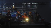 FOTO: Pencarian Korban Perahu Tenggelam di Waduk Kedung Ombo Perahu wisata yang mengangkut 20 penumpang tenggelam di Waduk Kedung Ombo, Boyolali, Jawa Tengah Sabtu (15/5) kemarin. Berikut gambaran pencarian korbannya.