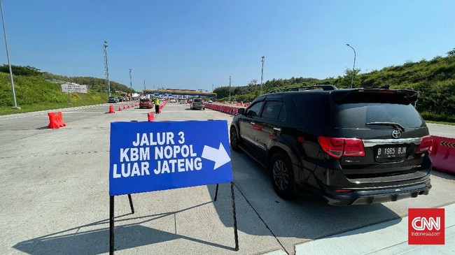 Kapolda Metro Jaya mengancam memproses pidana pengendara yang ketahuan memalsukan surat bebas covid-19 saat melintasi pos pemeriksaan.