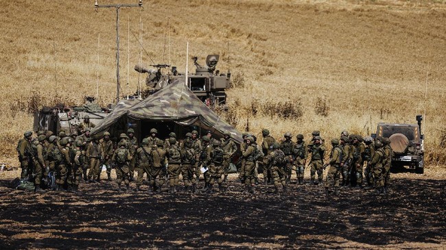 Pemerintahan AS diam-diam setuju menjual senjata bom canggih kepada Israel.