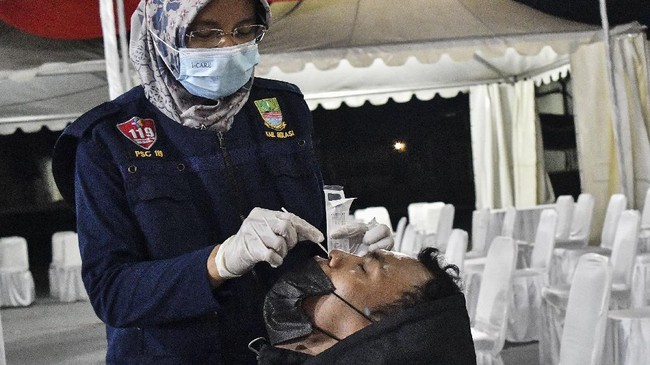 Sebanyak 1.064 orang dinyatakan positif covid-19 dari hasil tes antigen menuju wilayah Jabodetabek.