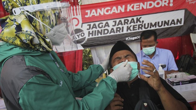 Satgas Covid-19 mencatat 264 pemudik dinyatakan positif Covid-19 di hari pertama Operasi Ketupat arus balik Lebaran.