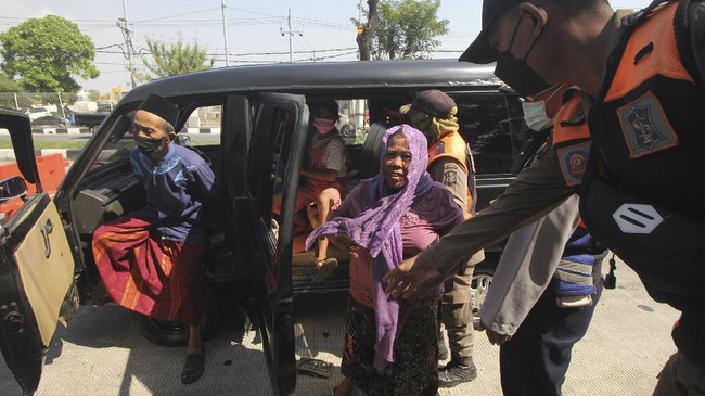 Satgas Covid-19 mencermati kondisi pandemic fatigue masyarakat Madura yang lelah dengan ketidakpastian situasi pandemi yang tak kunjung berakhir.