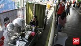 FOTO: Tes Antigen Covid-19 Acak Bagi Penumpang KRL PT KCI melakukan tes antigen Covid-19 secara acak kepada penumpang KRL di Stasiun Manggarai demi mendeteksi penyebaran corona. Berikut gambarannya.