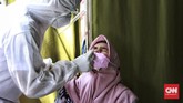 FOTO: Tes Antigen Covid-19 Acak Bagi Penumpang KRL PT KCI melakukan tes antigen Covid-19 secara acak kepada penumpang KRL di Stasiun Manggarai demi mendeteksi penyebaran corona. Berikut gambarannya.