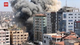 VIDEO: Momen Gedung Kantor Berita di Gaza Luluh Lantak