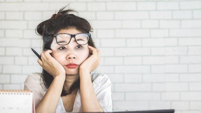 6 Cara Menghilangkan Mata Panda Secara Efektif