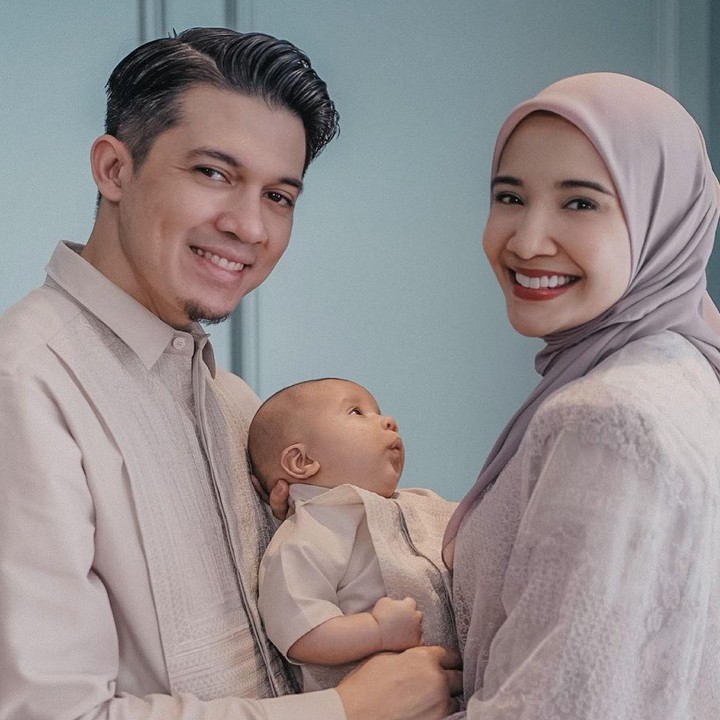 <p>Ukkasya Muhammad Syahki menjadi pelengkap di rumah pasangan yang menikah pada 15 Januari 2011 itu. Mereka dikaruniai buah hati setelah 10 tahun menanti. (Foto: Instagram: @zaskiasungkar15)</p>
