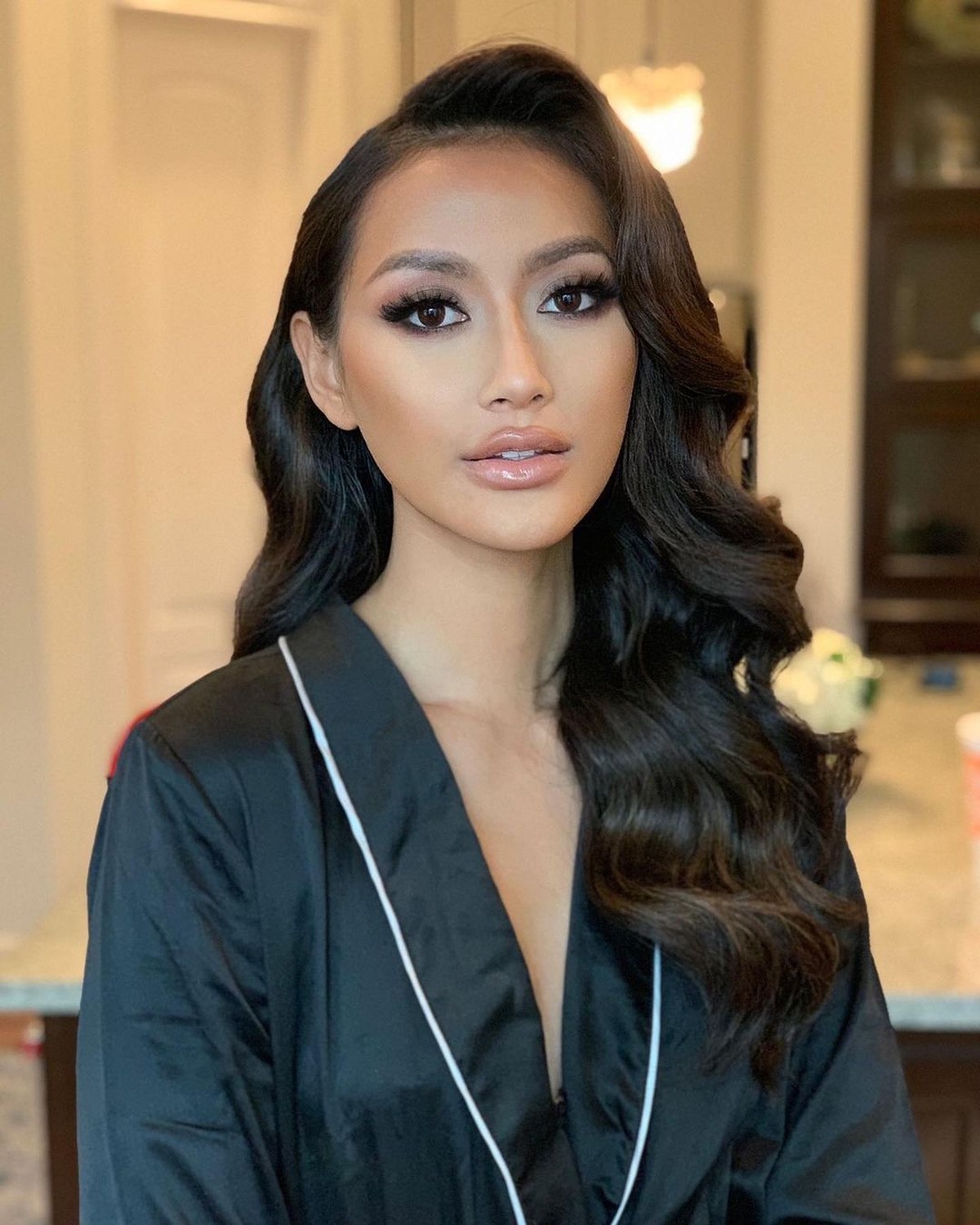 Rr Ayu Maulida Putri menjadi perwakilan Indonesia untuk tampil di ajang Miss Universe 2020&period; Yuk kita intip pesona cantik Ayu&excl;