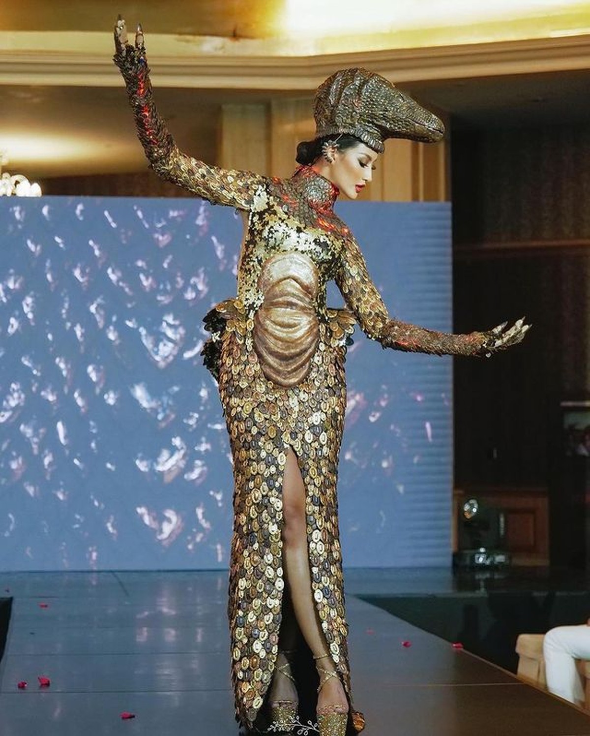 Kostum Komodo Ayu Maulida di Miss Universe 2020 Bikin Takjub