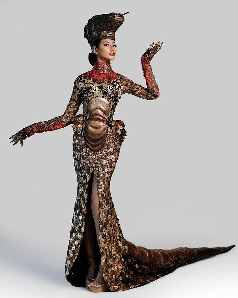 Kostum Komodo Ayu Maulida di Miss Universe 2020 Bikin Takjub