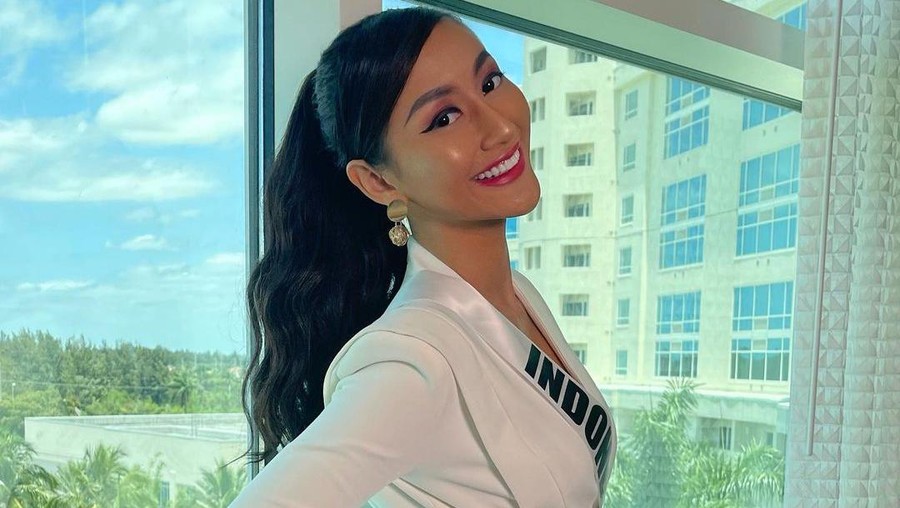 Rr Ayu Maulida Putri menjadi perwakilan Indonesia untuk tampil di ajang Miss Universe 2020. Yuk kita intip pesona cantik Ayu!