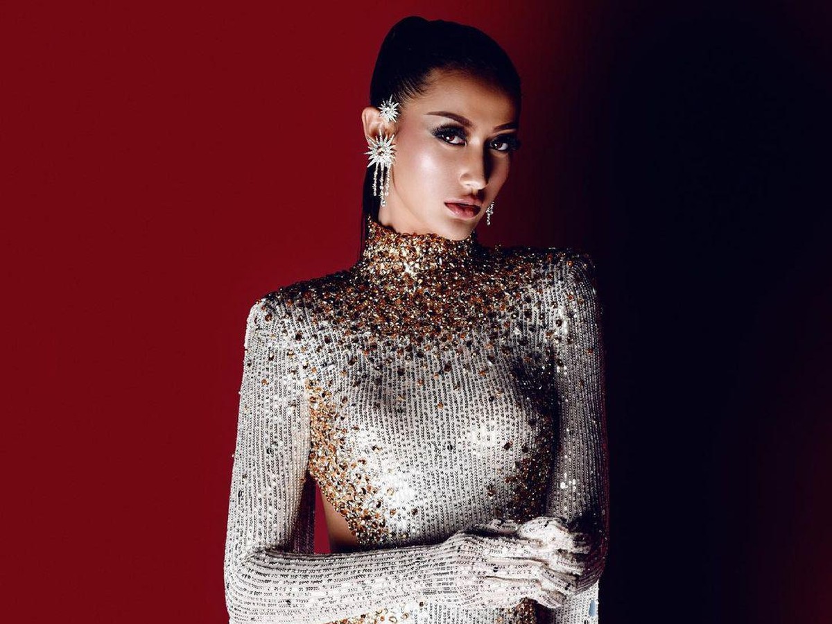 Rr Ayu Maulida Putri menjadi perwakilan Indonesia untuk tampil di ajang Miss Universe 2020&period; Yuk kita intip pesona cantik Ayu&excl;