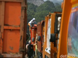 4 Fakta Ada Truk Sampah di Jakarta Disorot Sebab Pintu Nyaris Copot