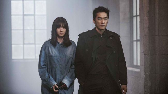 Drama Korea Black berkisah tentang sosok grim reaper yang terpaksa melakukan investigasi kejahatan. Berikut sinopsis Black yang dibintangi Song Seung Hoon.