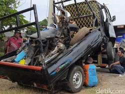 Ditabrak Mobil Pikap, 2 Orang Pemotor Tewas di Pantura Subang