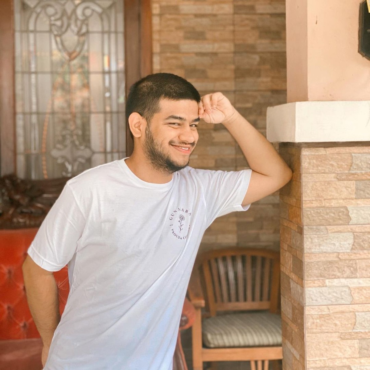 Fadil Jaidi mendukung Palestina dengan cara galang dana dan berhasil mengumpulkan Rp 6 Miliar&period; Yuk kita tengok potret Fadil&excl;