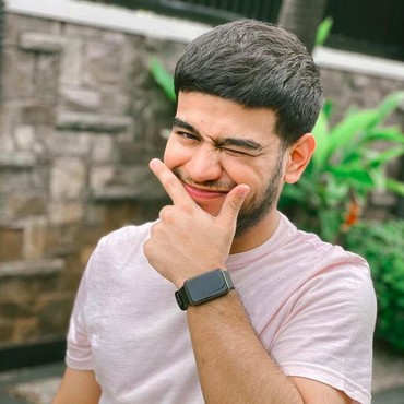 Fadil Jaidi Iseng Cium Dara Arafah, Netizen Ancam Lapor ke Pak Muh