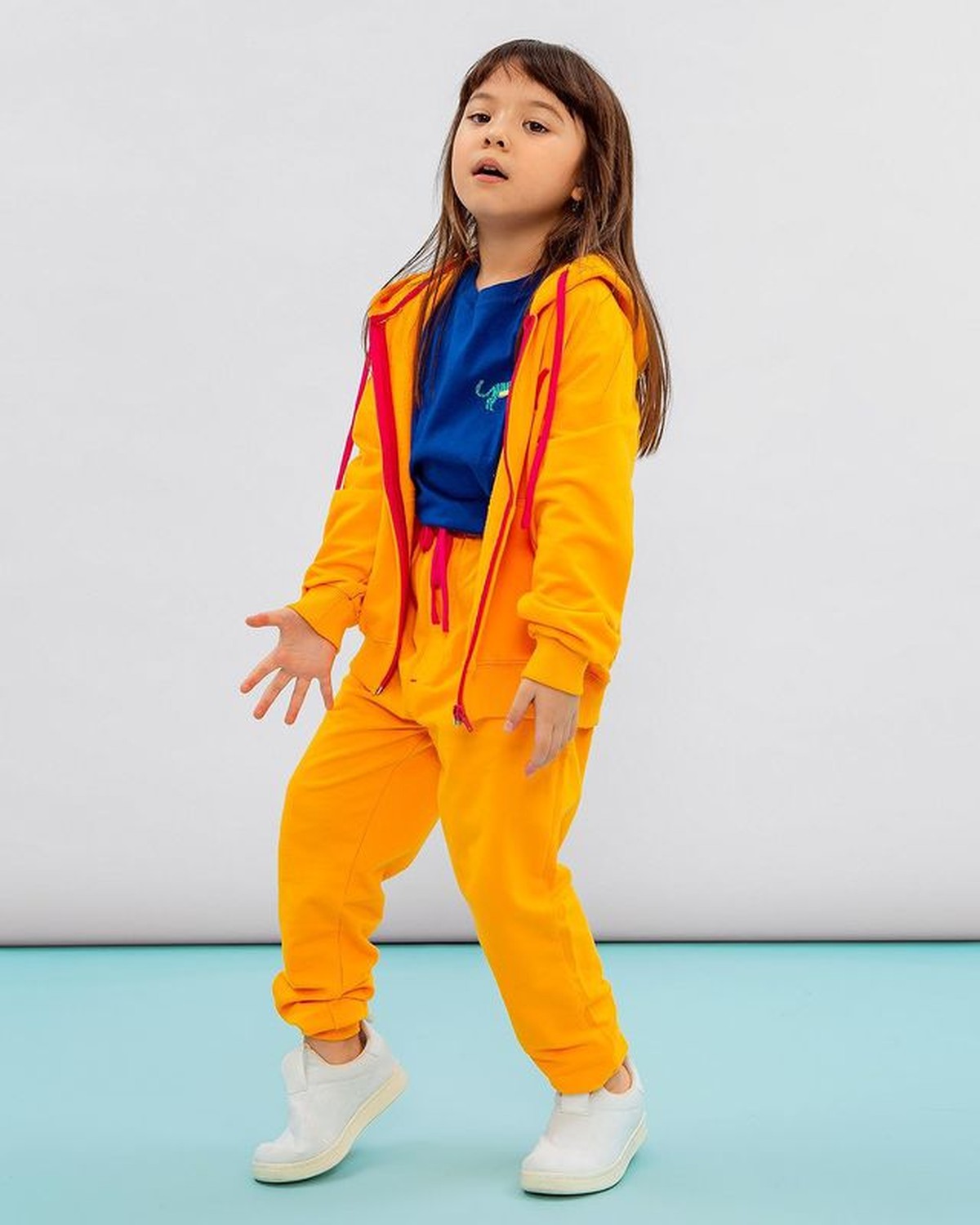 Gading Marten mengunggah foto Gempi saat pemotretan bersamanya&period; Yuk kita intip gaya Gempi yang bak model&excl;