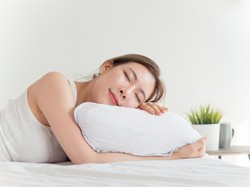 Mau Bantal Empuk buat Leyeh-leyeh Weekend? Beli Pakai Allo Bank Rp 390 Ribu