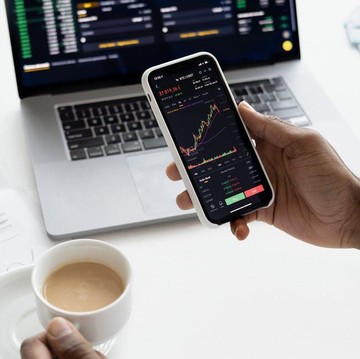 Tak Perlu Bingung, Ini 5 Tips Investasi Saham di Usia 20-an Biar Tidak Boncos!