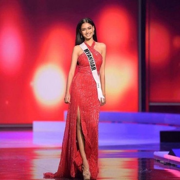 Ma Thuzar Wint Lwin dari Myanmar Menang National Costume Miss Universe 2020