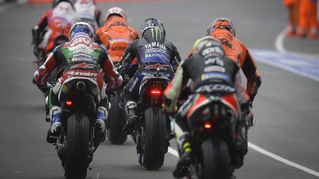 Latihan bebas keempat atau FP4 MotoGP Italia 2021 di Sirkuit Mugello mengalami penundaan usai kecelakaan mengerikan di kualifikasi Moto3 Italia, Sabtu (29/5).