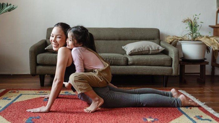 Tak Butuh Waktu Lama, Ini 5 Jenis Olahraga Simpel di Rumah untuk Ibu Rumah Tangga