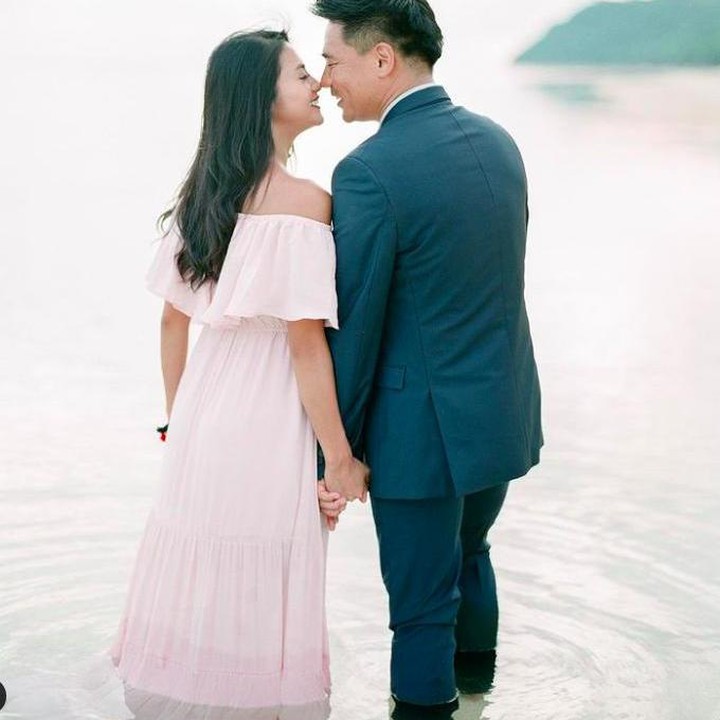 <p>Rini dan suami mualaf asal Korea itu awalnya sempat LDR lantaran Michael memiliki pekerjaan di luar negeri, sementara Rini berkarier di Indonesia. (Foto: Instagram @riniyulianti)</p>